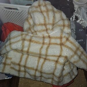 NWOT Carter's White and Tan Soft Jacket w Bear 🐻 Ears on top  🤎 3 months